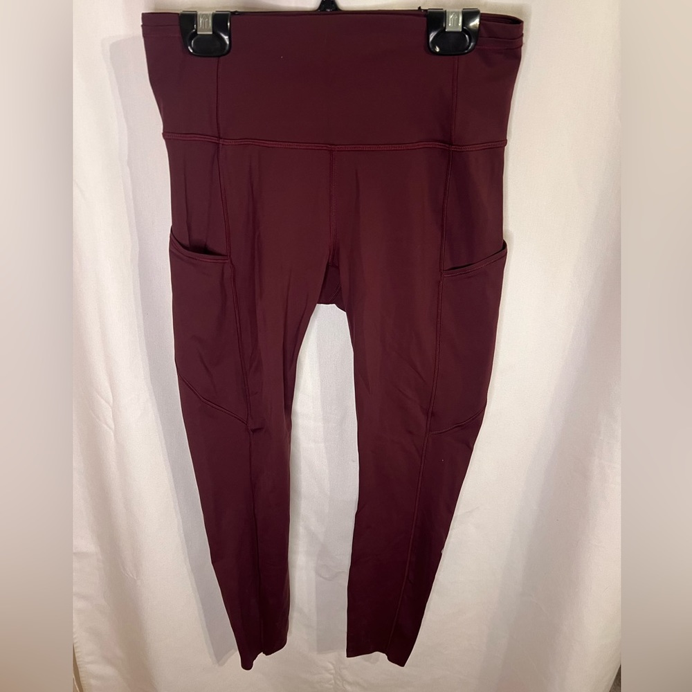 Lululemon Fast and Free Tight II 25" *Non-Reflective Nulux
Cassis Size 6
